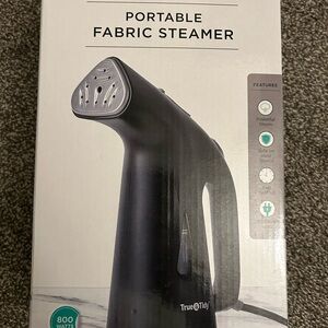 True & Tidy Portable Fabric Steamer 800 watts - New unopened and unused